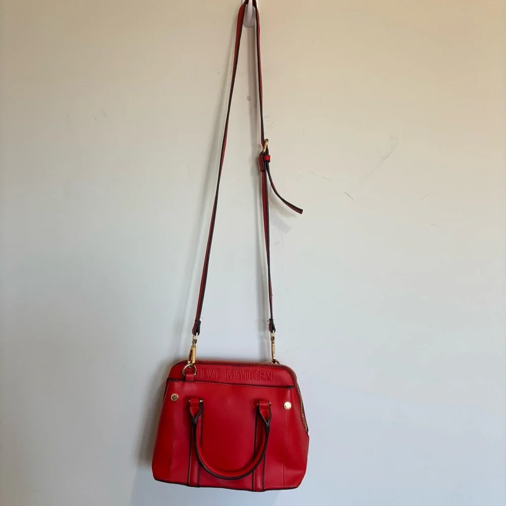 Steve Madden Satchel Messenger Crossbody Bag Crimson Red PU Leather‎ Gold Accent